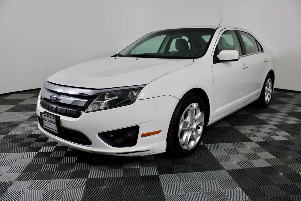Used 2010 Ford Fusion SE FWD image 3