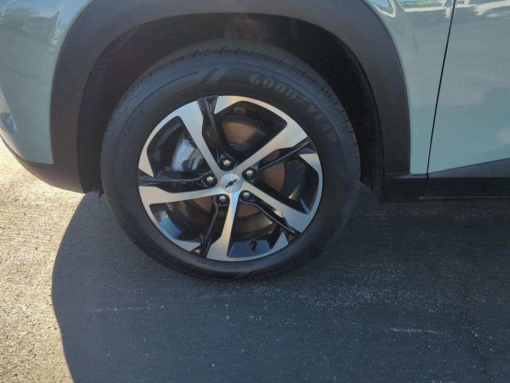 Certified 2024 Chevrolet Trax RS w/ Driver Confidence Package image 15