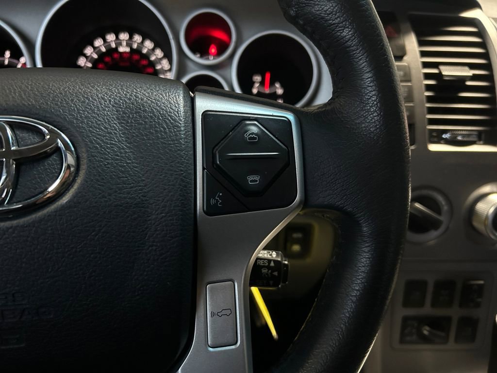 Used 2016 Toyota Sequoia Platinum image 18