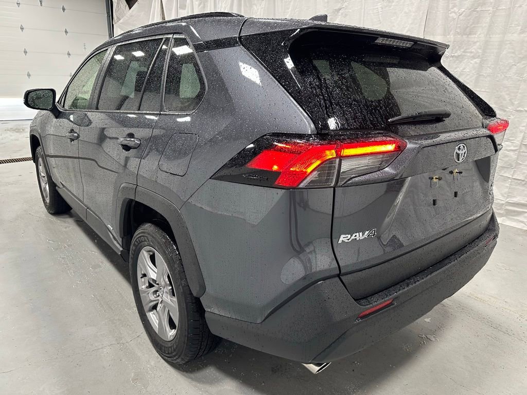 Used 2025 Toyota RAV4 XLE AWD/4WD image 5