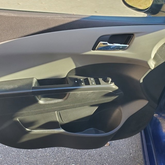 Used 2013 Chevrolet Sonic LT image 12