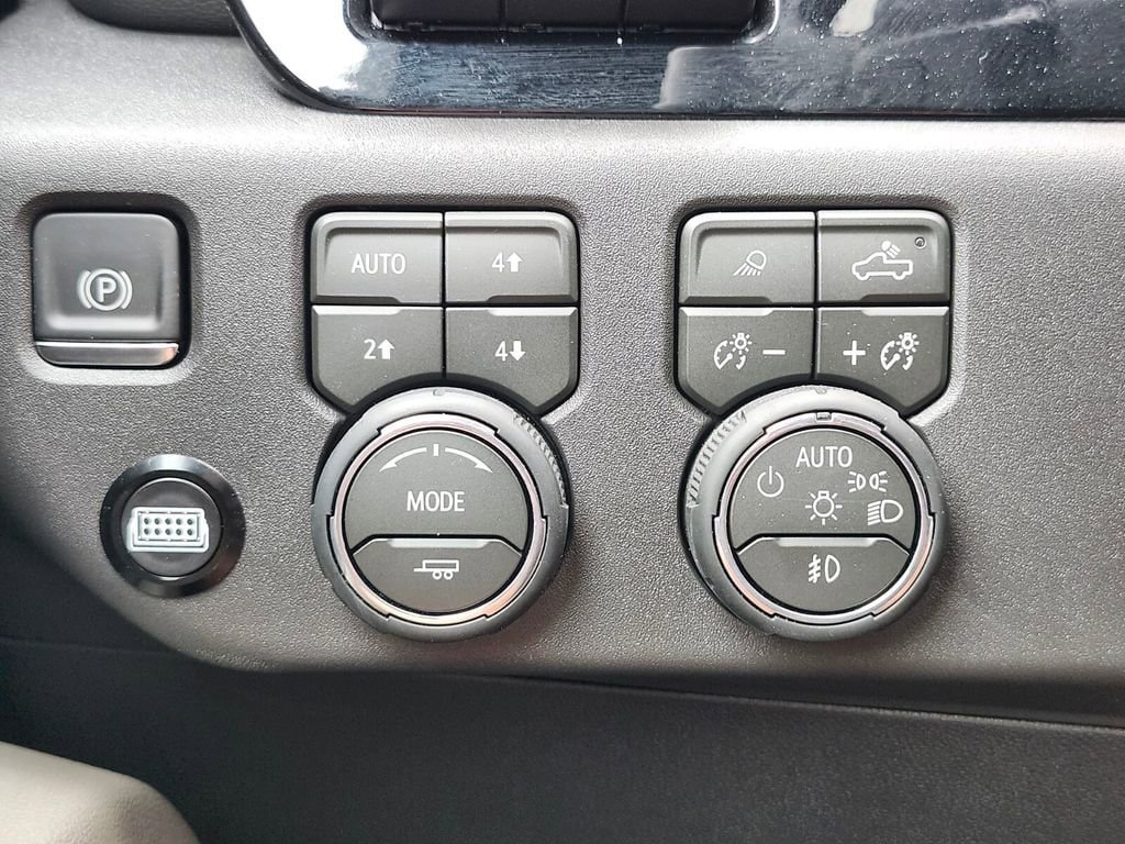 New 2026 Chevrolet Silverado 1500 ZR2 w/ Dark Appearance Package AWD/4WD image 30