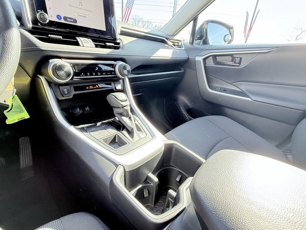 Used 2025 Toyota RAV4 LE image 22