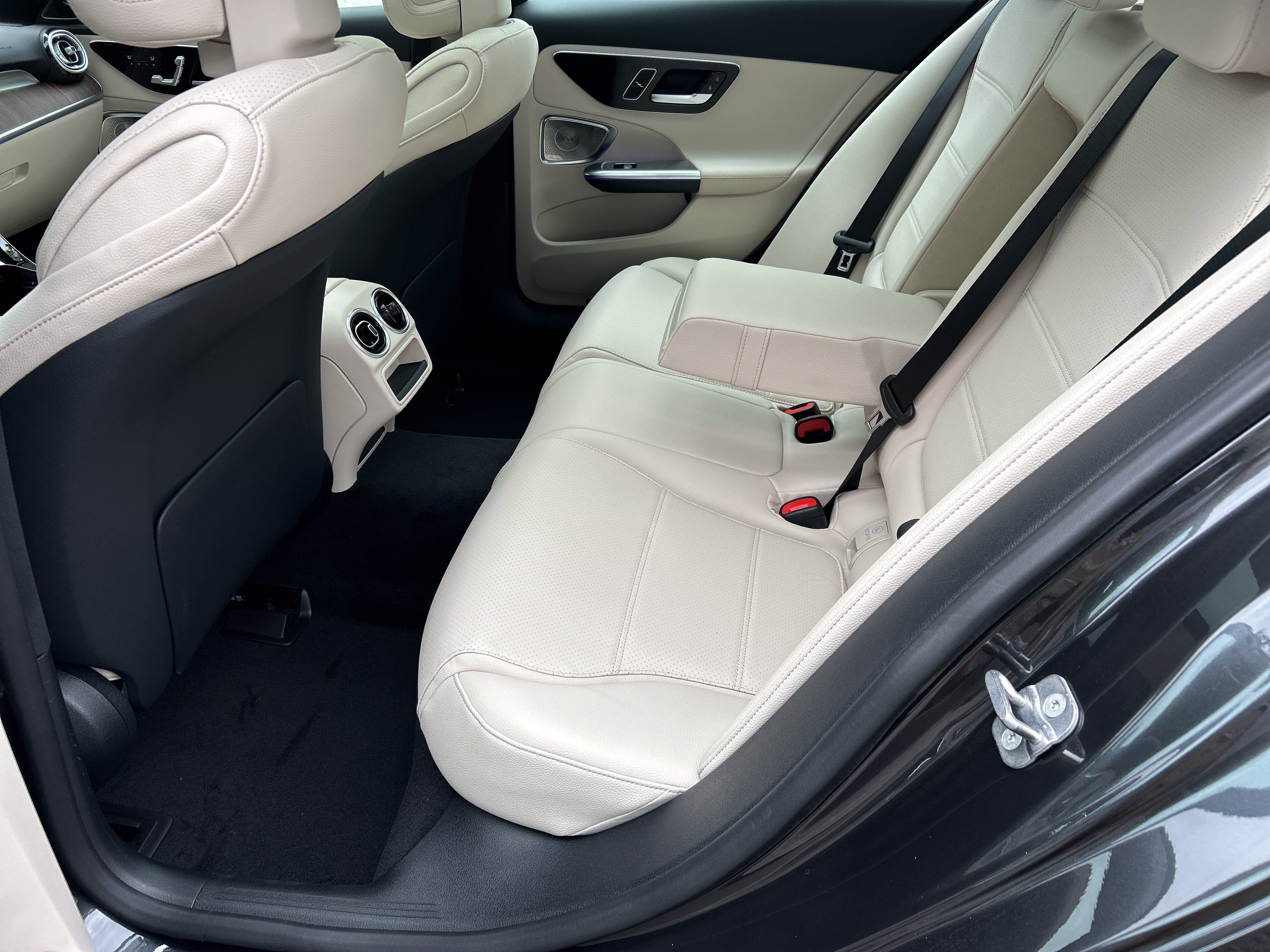 New 2026 Mercedes-Benz C 300 Sedan image 36