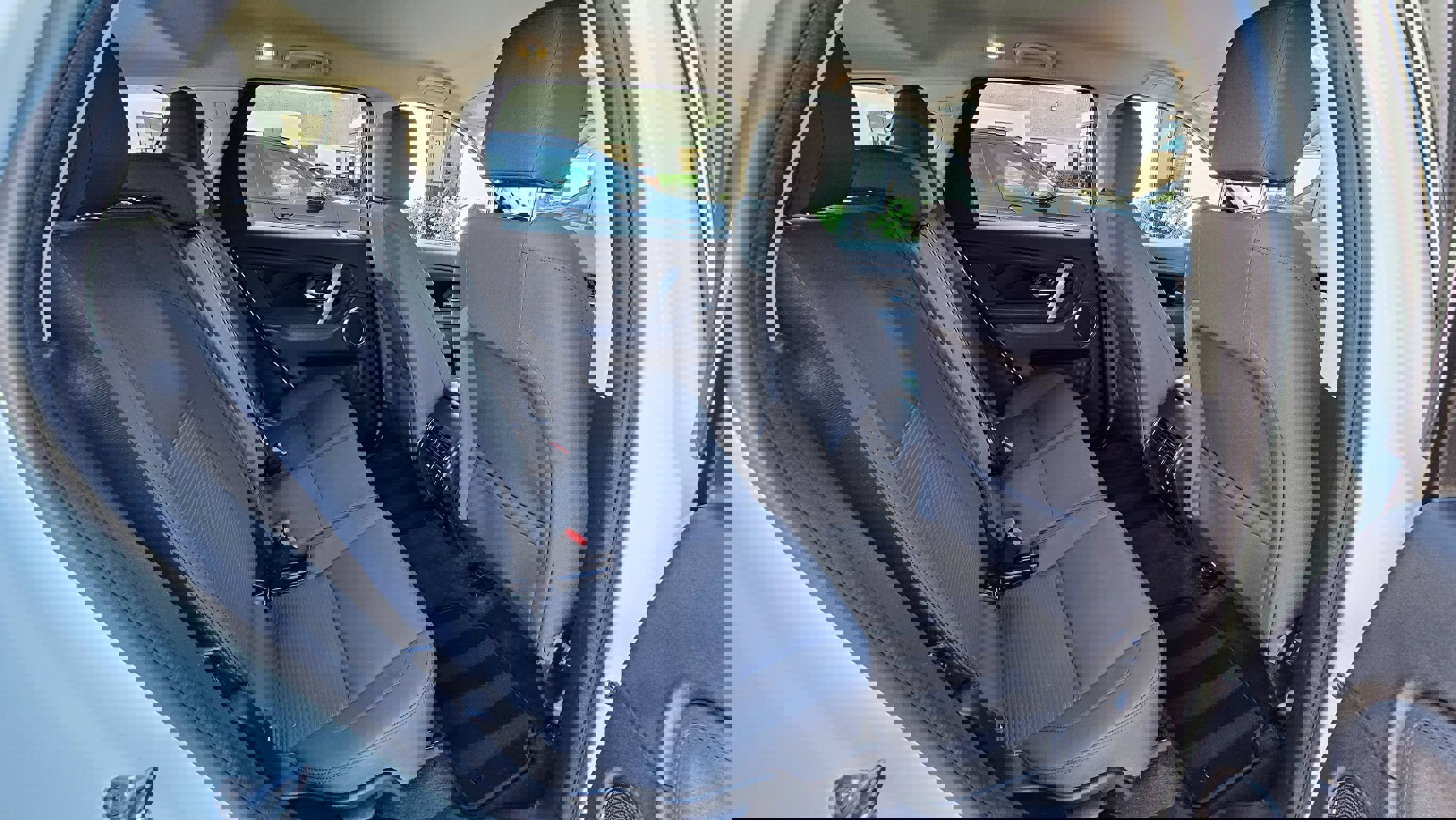 Used 2020 Land Rover Discovery Sport image 28