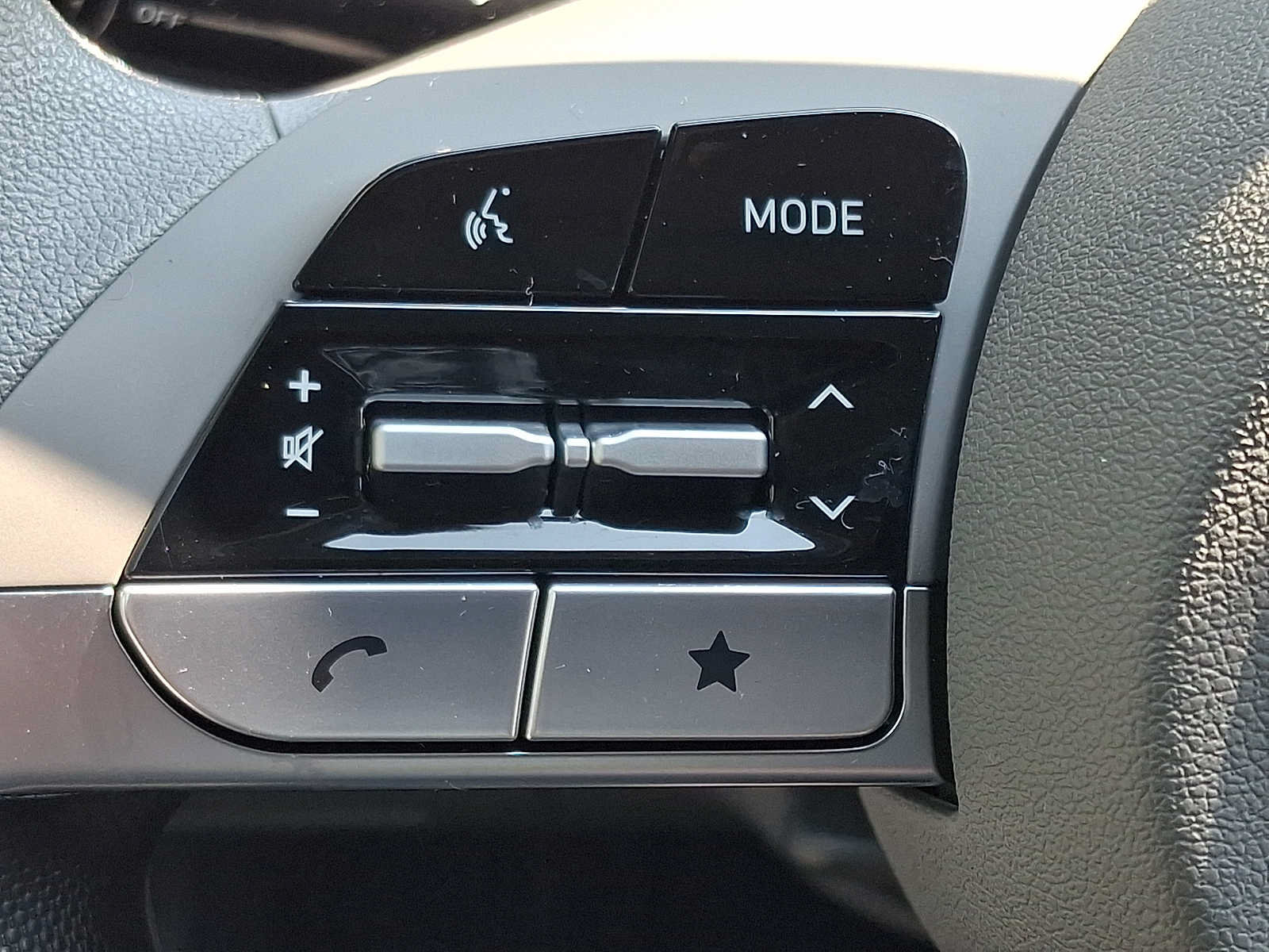 Used 2024 Hyundai Elantra SEL FWD image 21