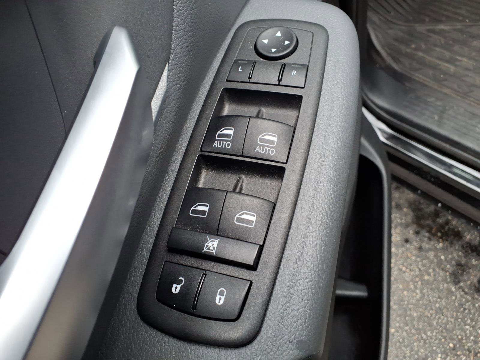 Certified 2022 RAM 1500 Big Horn image 18