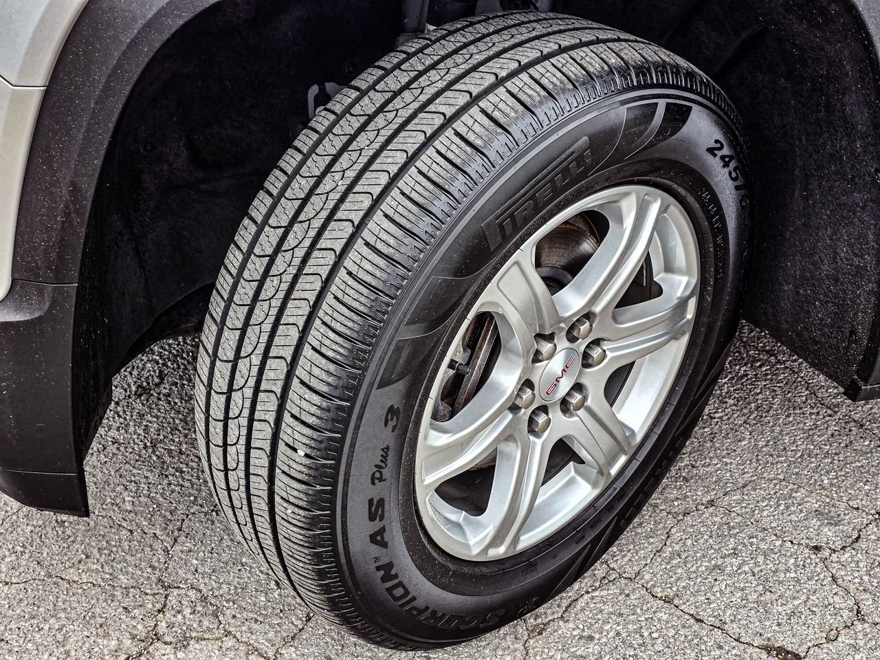 Used 2019 GMC Acadia SLE w/ LPO, Floor Liner Package image 14