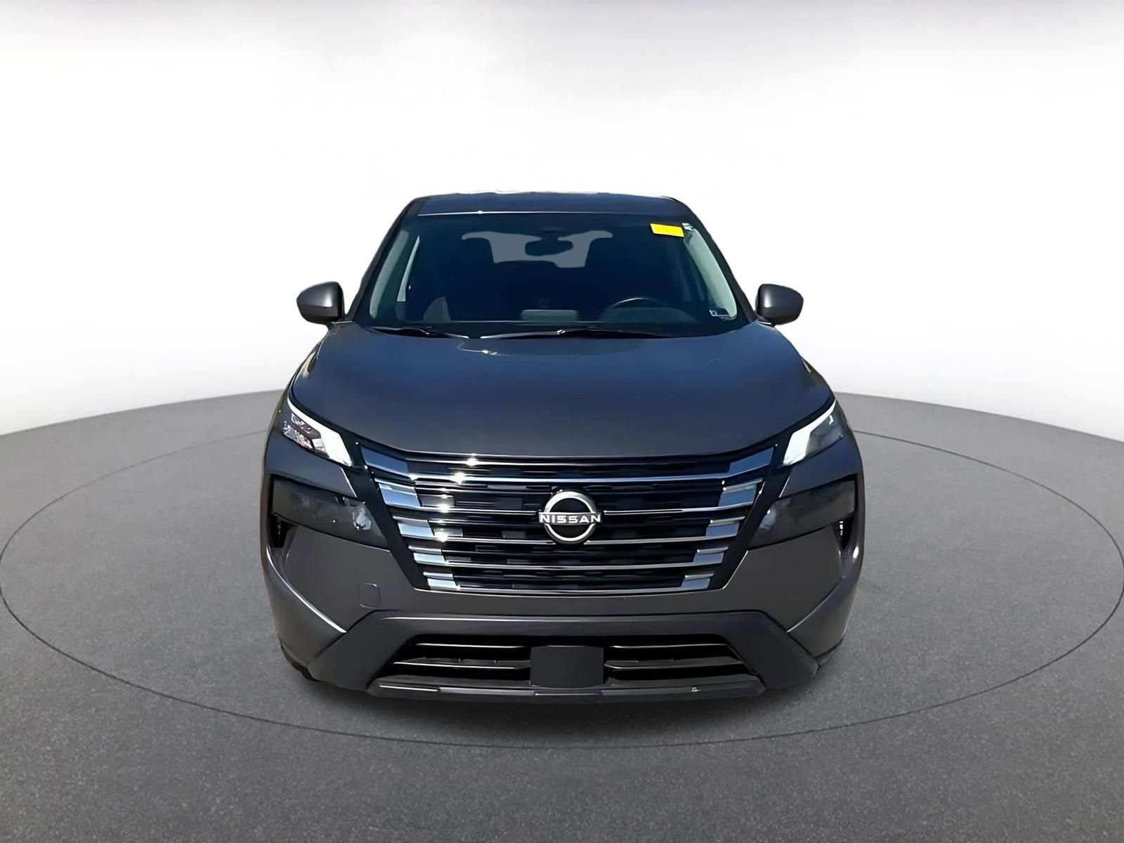 Used 2025 Nissan Rogue SV image 4