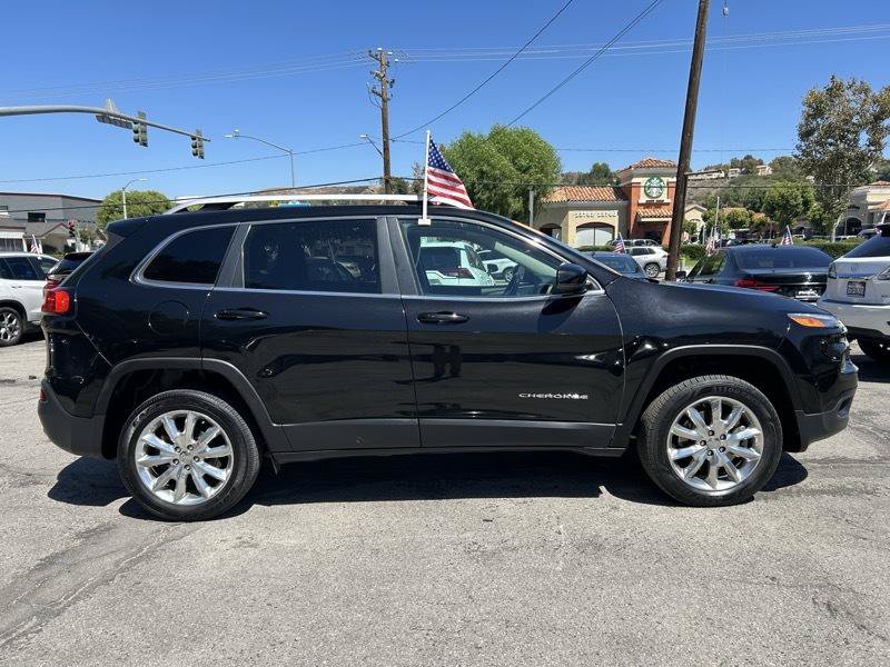 Used 2017 Jeep Cherokee Limited FWD image 3
