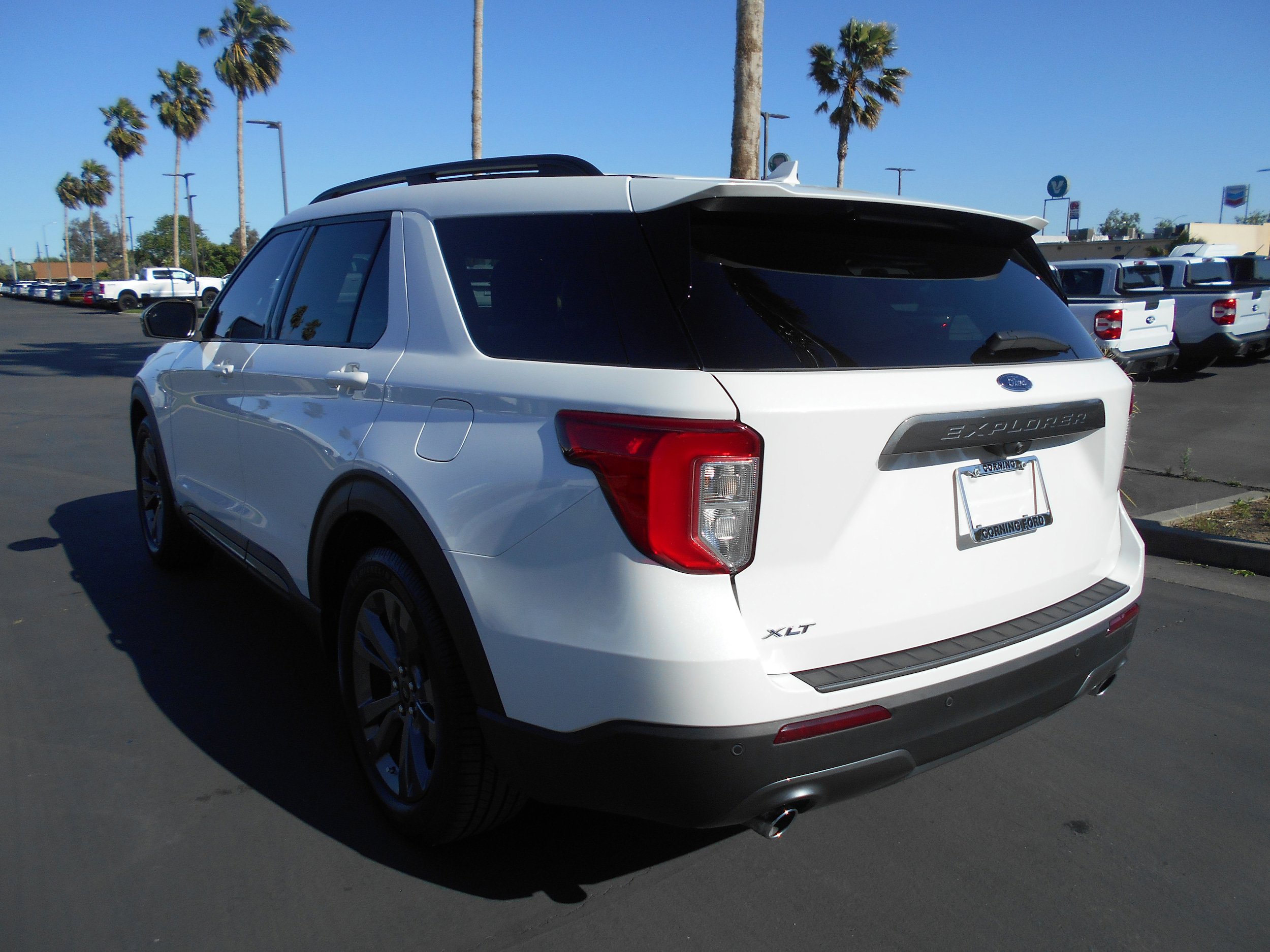 Used 2023 Ford Explorer XLT w/ Equipment Group 202A image 8