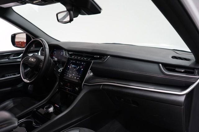 Used 2022 Jeep Grand Cherokee Altitude image 18