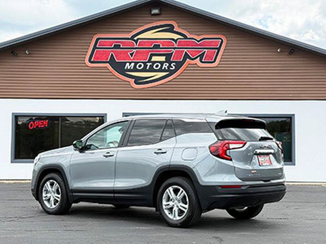Used 2023 GMC Terrain SLE w/ LPO, Floor Liner Package AWD/4WD image 7