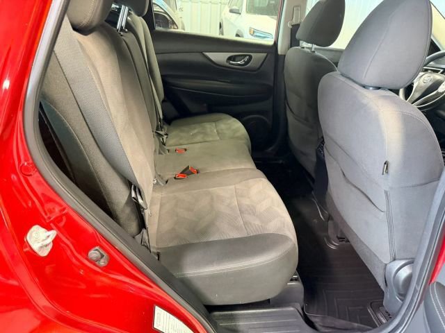 Used 2016 Nissan Rogue SV AWD/4WD image 12
