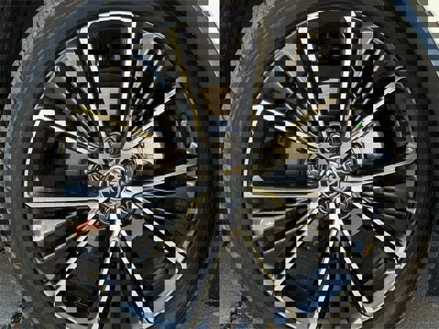 Used 2024 Toyota Prius Limited image 9