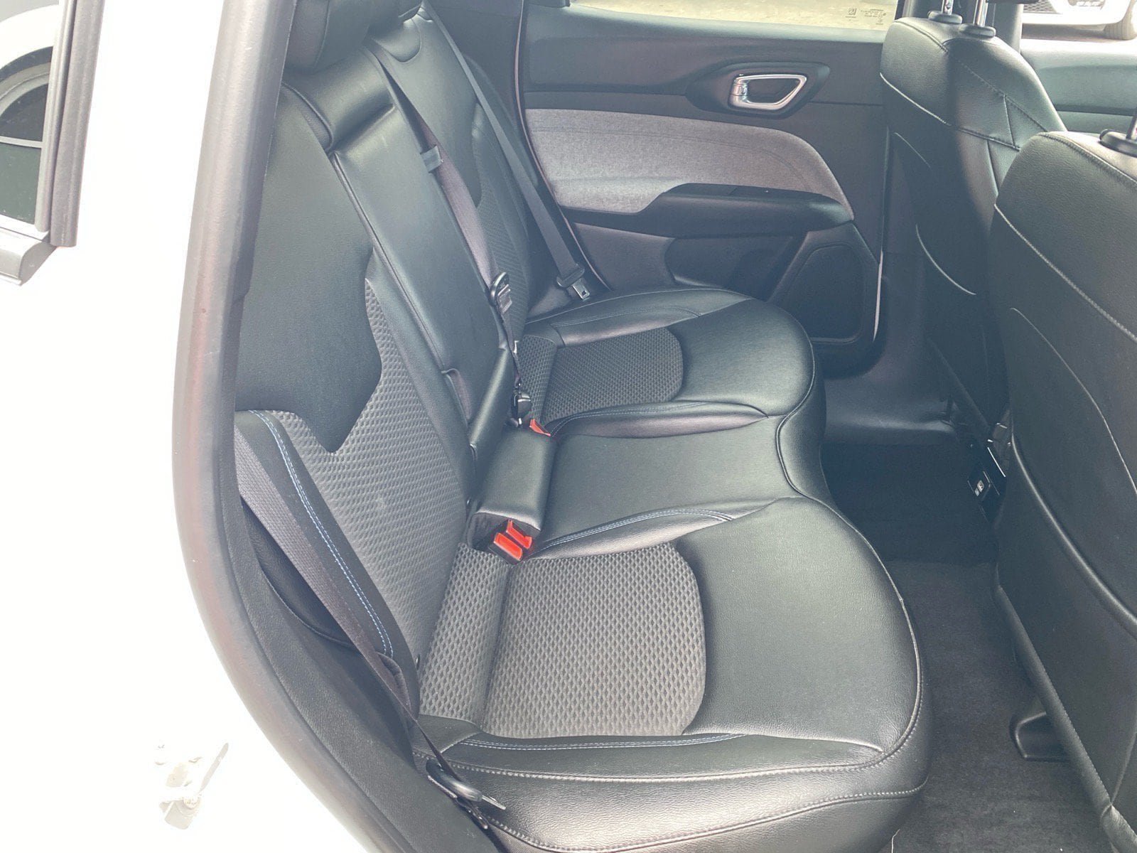 Used 2024 Jeep Compass Latitude AWD/4WD image 25