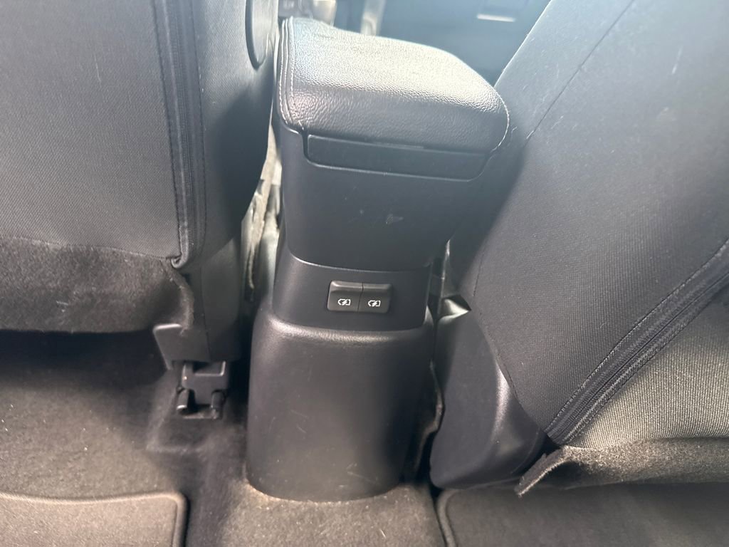 Used 2020 Nissan Kicks S image 28