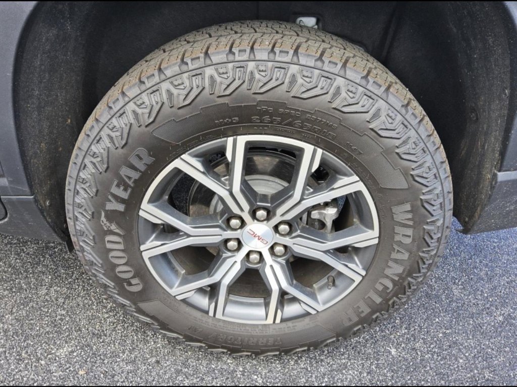 Used 2025 GMC Acadia AT4 image 4