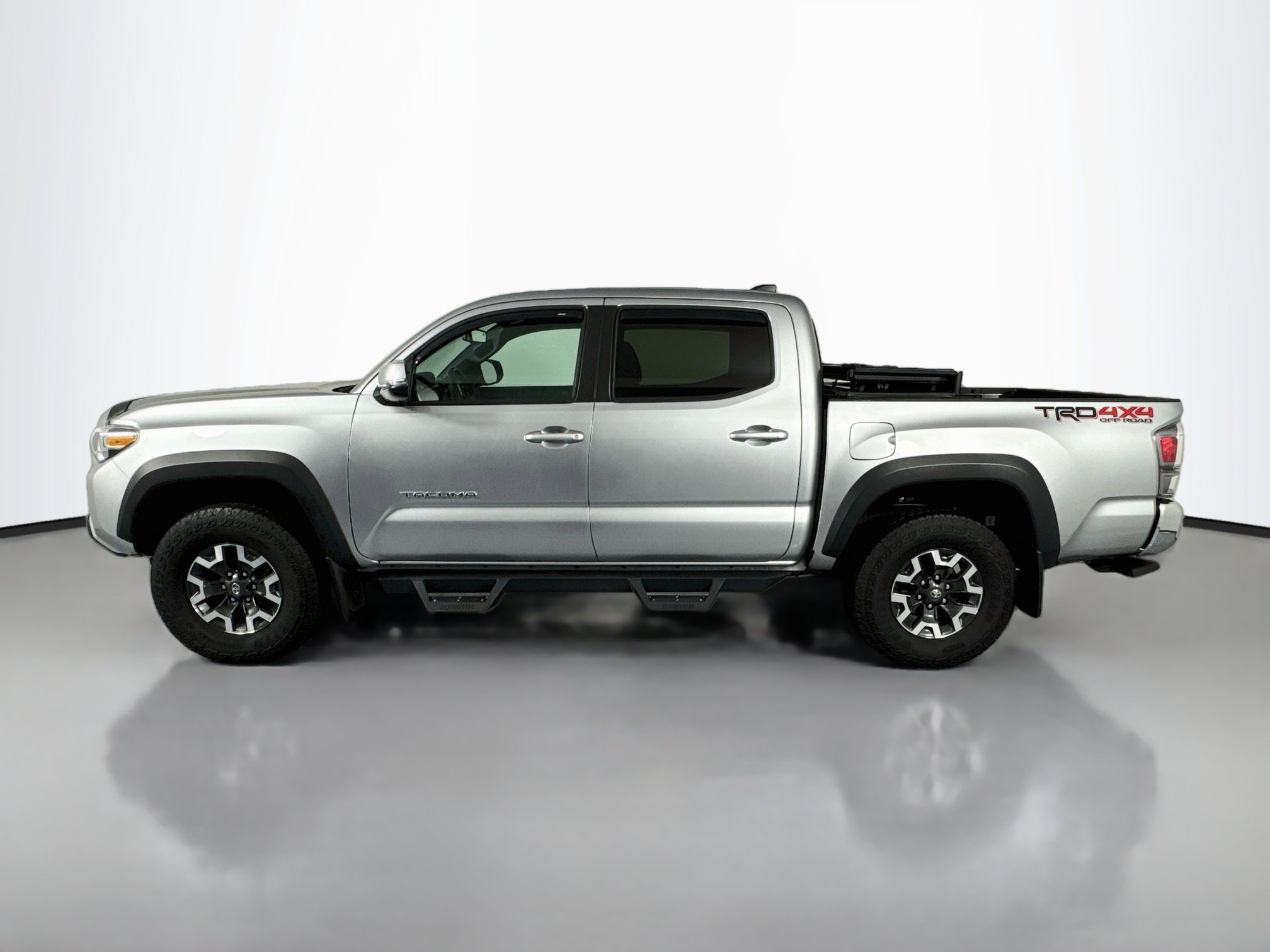 Used 2023 Toyota Tacoma TRD Off-Road AWD/4WD image 8