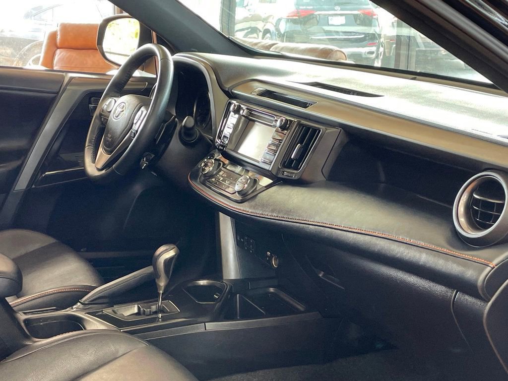 Used 2018 Toyota RAV4 SE w/ Power Extra Value Package AWD/4WD image 23
