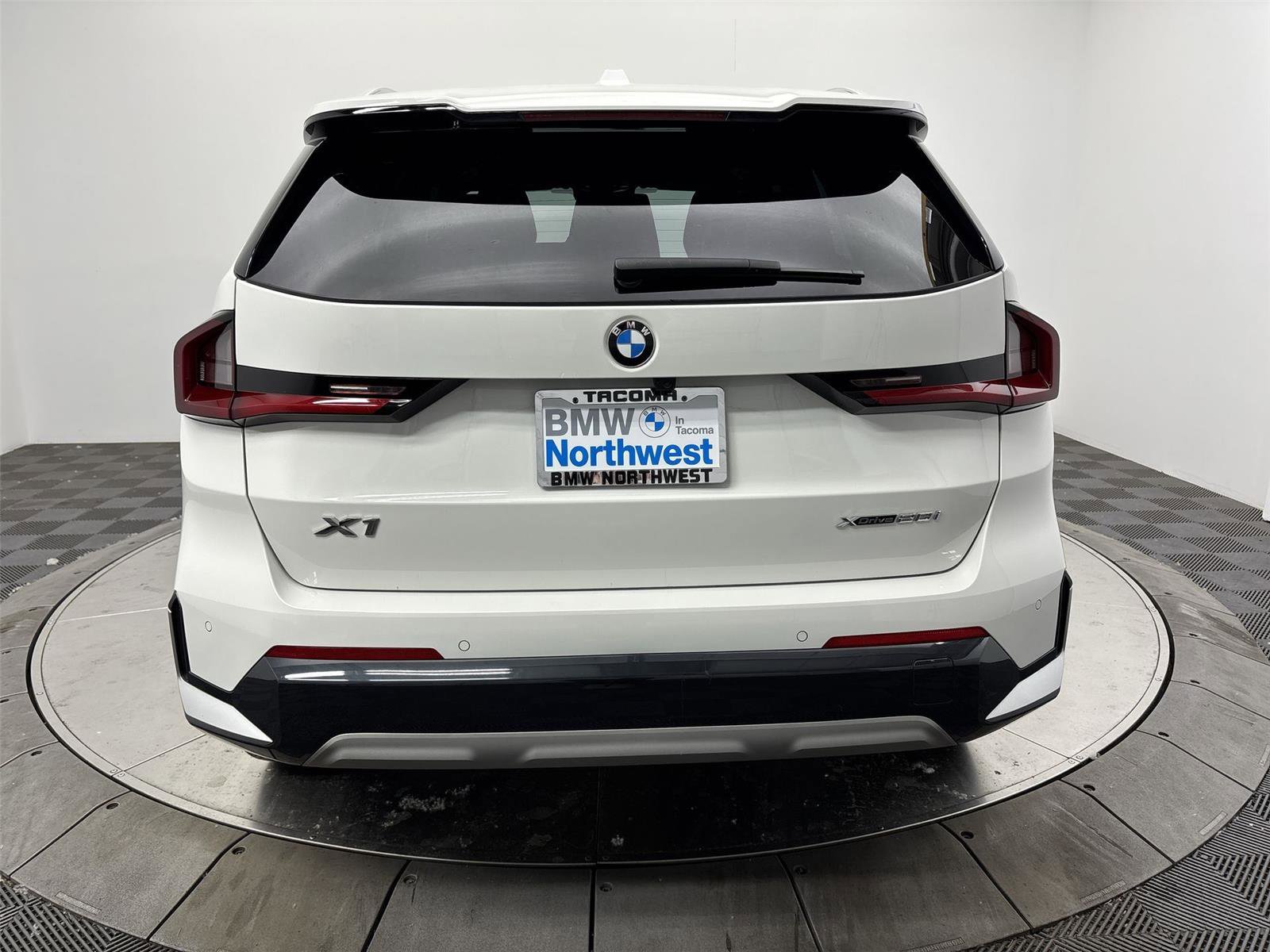 Used 2023 BMW X1 xDrive28i w/ Convenience Package AWD/4WD image 15