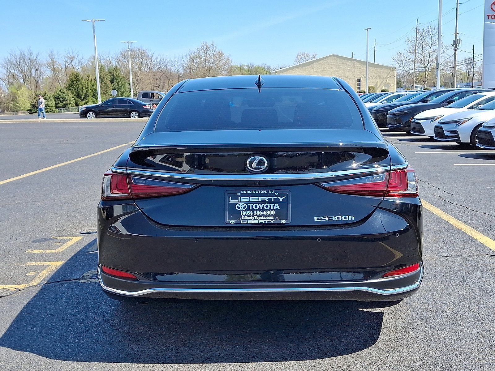 Used 2024 Lexus ES 300h w/ Technology Package image 5