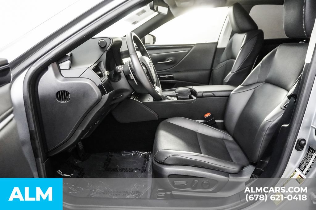 Used 2022 Lexus ES 300h w/ Accessory Package image 17