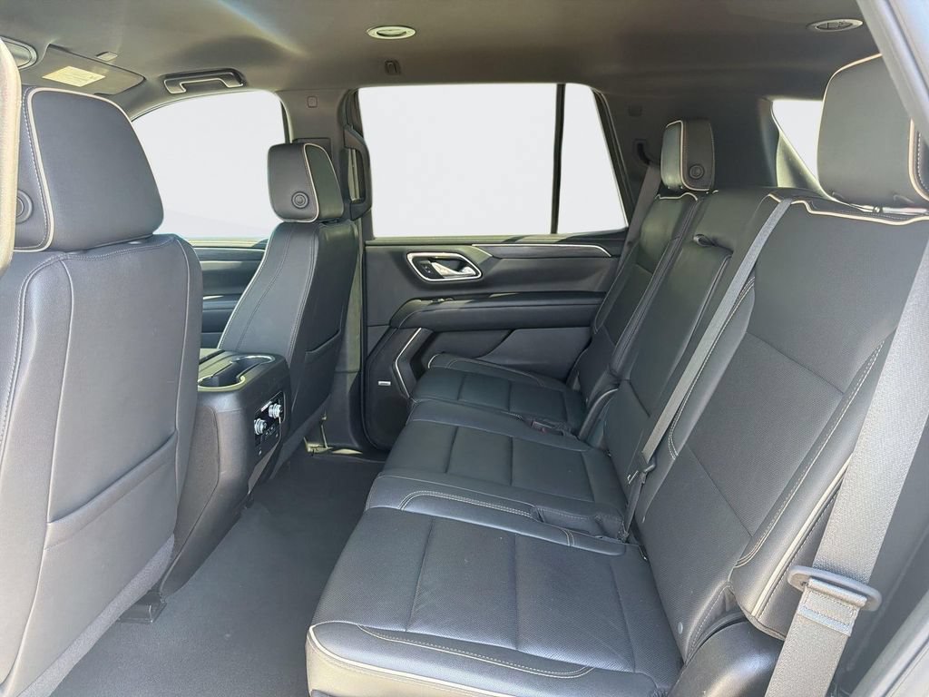Used 2024 GMC Yukon SLT AWD/4WD image 24