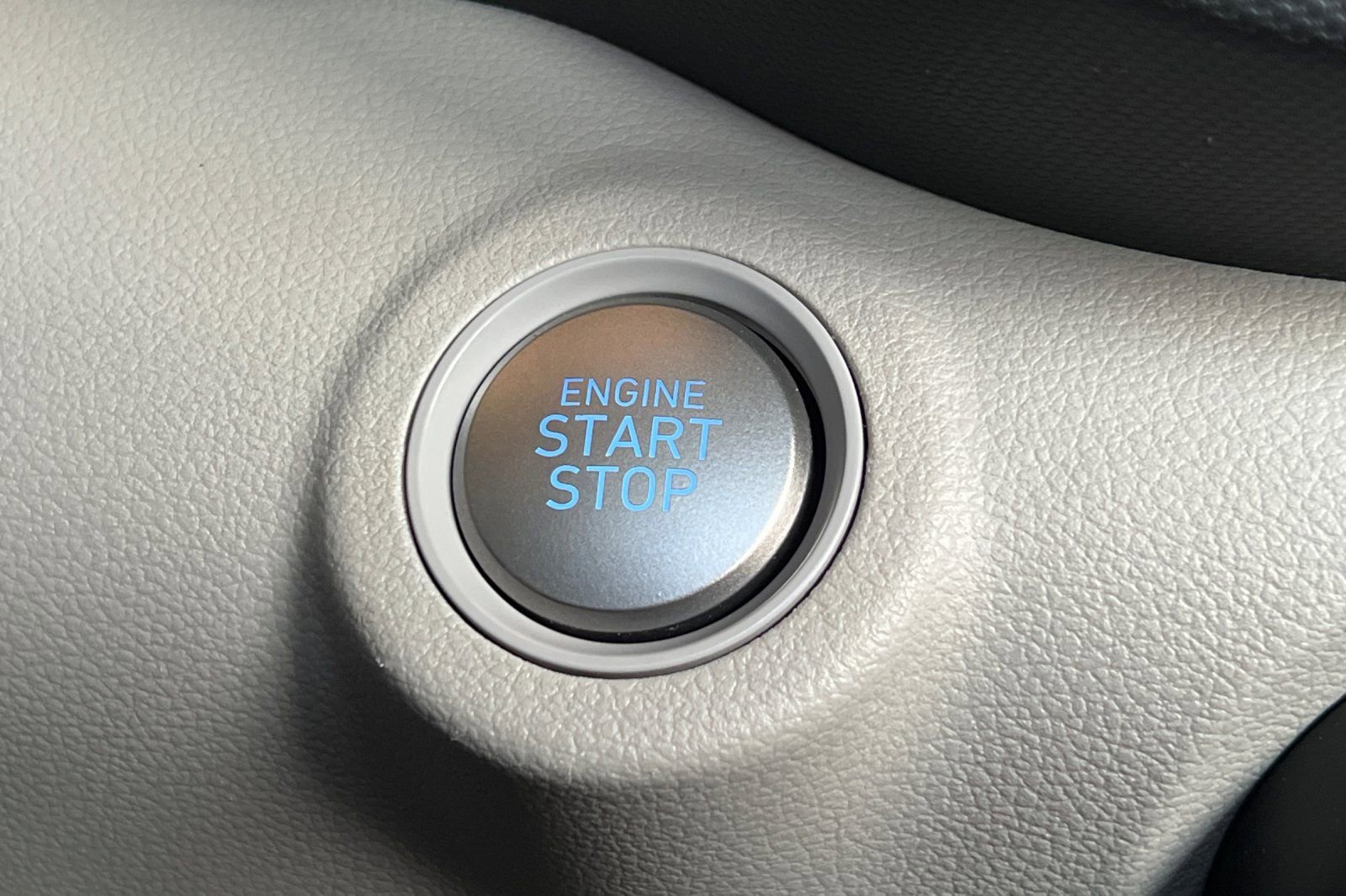 Used 2025 Hyundai Venue SEL image 29