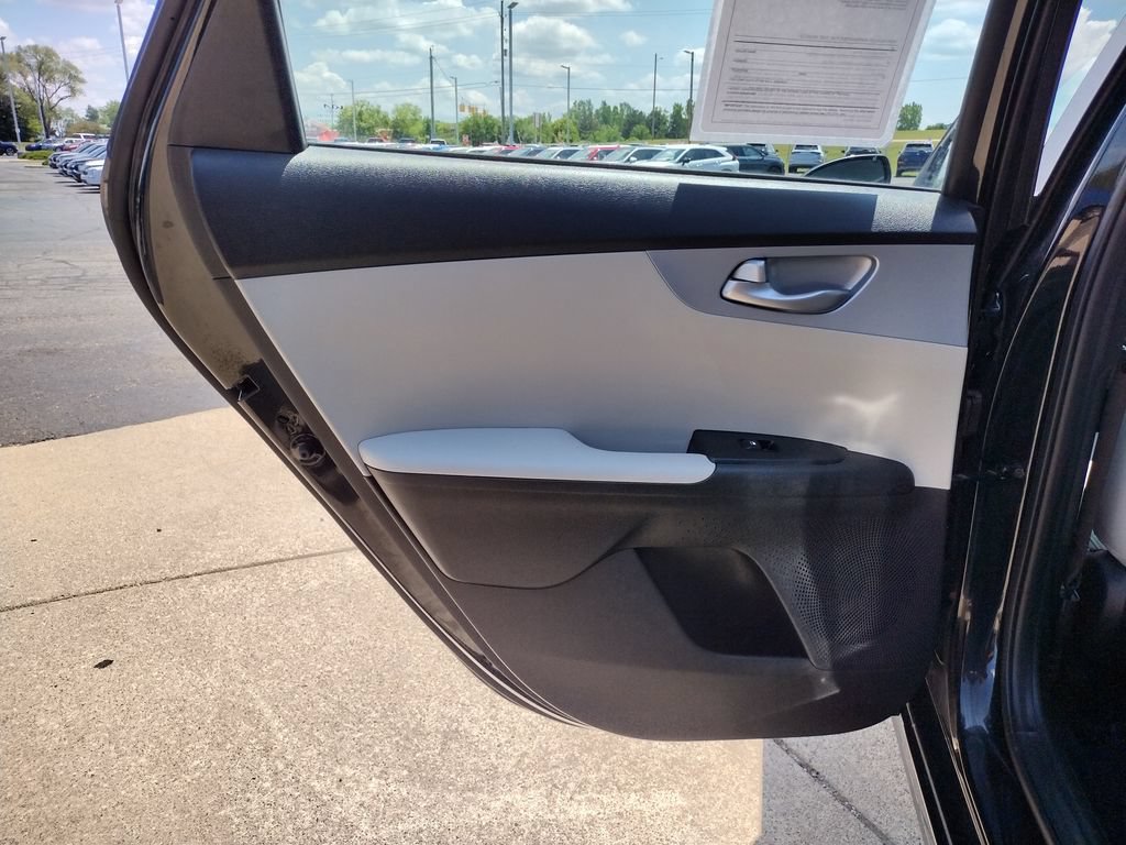 Used 2023 Kia Forte LXS FWD image 18