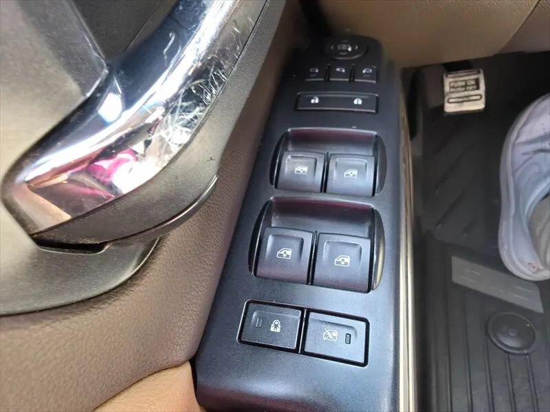 Used 2018 GMC Sierra 1500 Denali AWD/4WD image 30