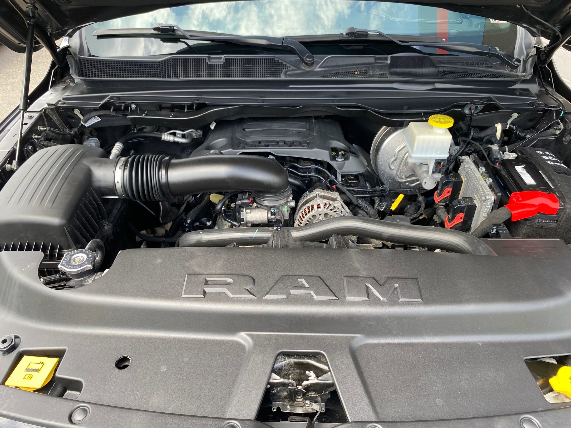 Used 2022 RAM 1500 Laramie w/ Sport Appearance Package image 33