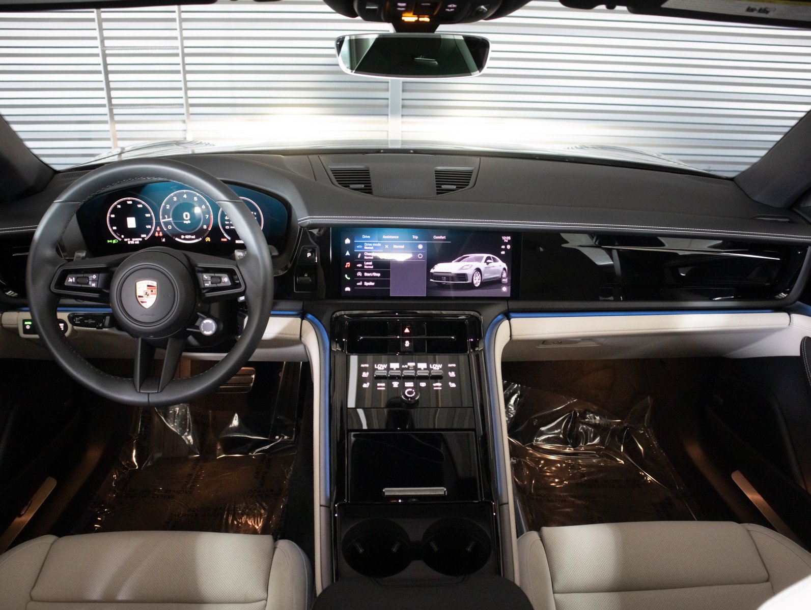 Used 2026 Porsche Panamera image 14