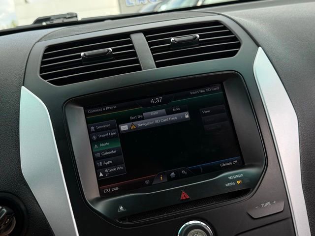 Used 2015 Ford Explorer XLT w/ Equipment Group 202B FWD image 26