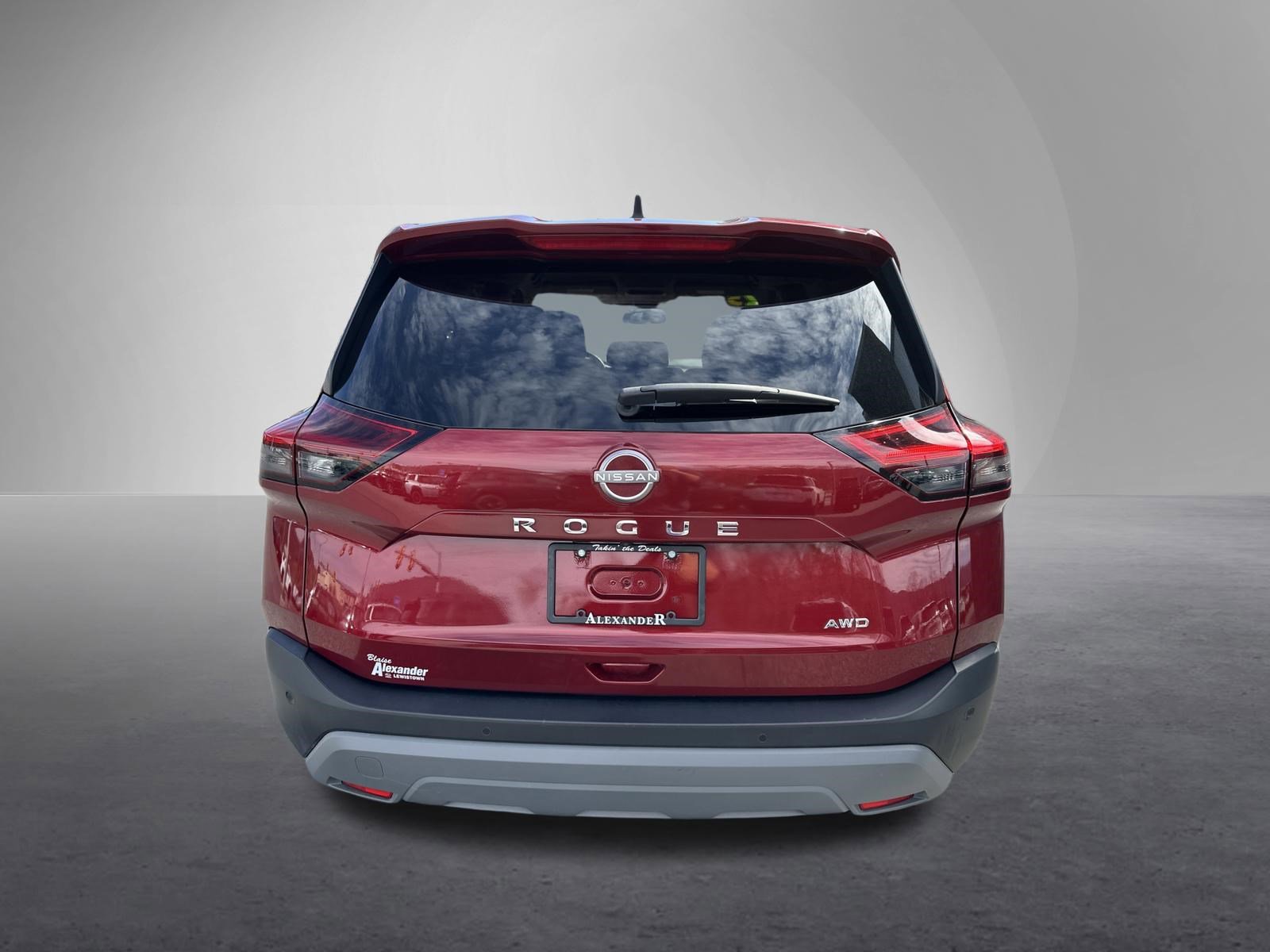 Used 2023 Nissan Rogue S video 4