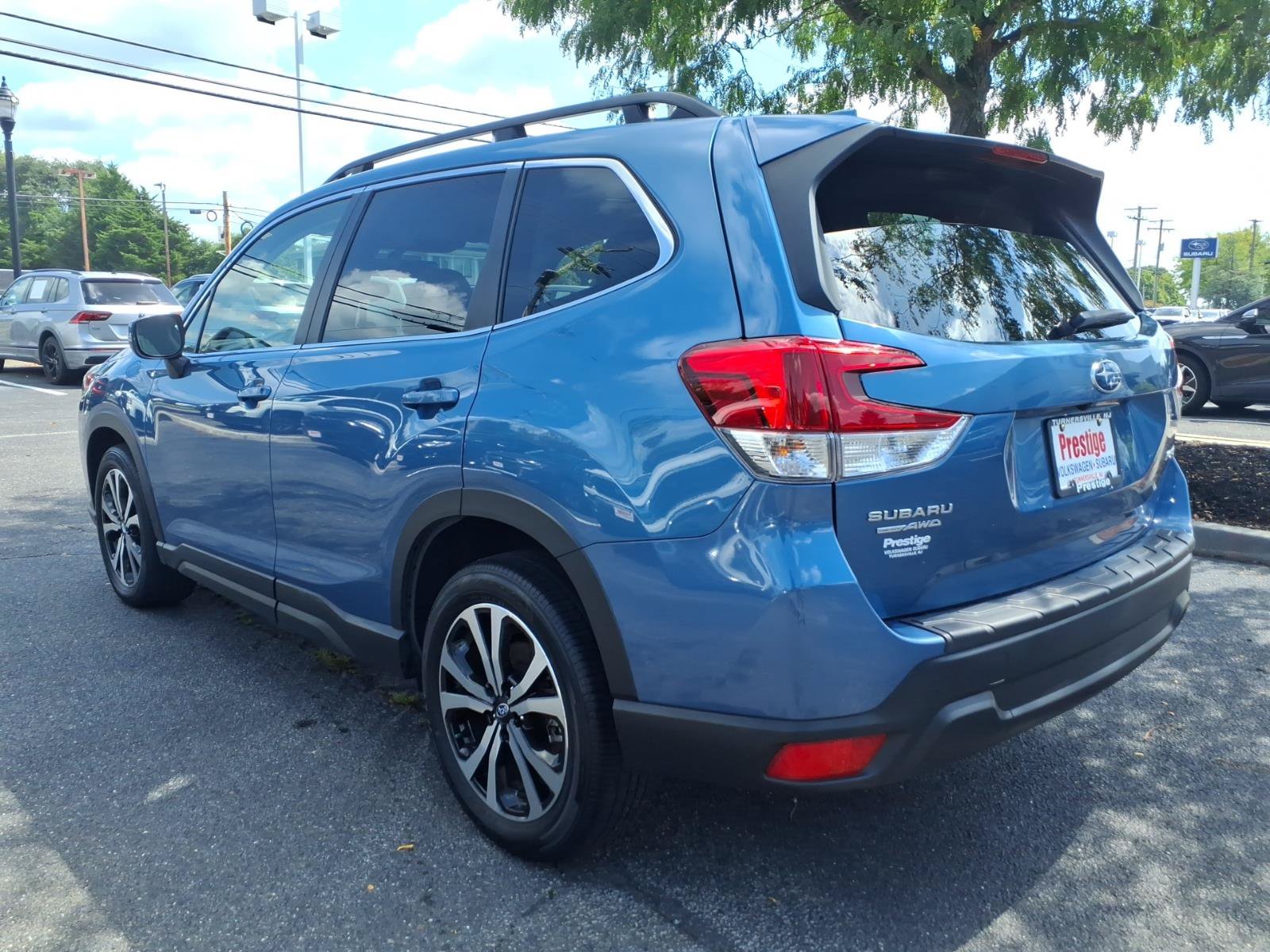 Certified 2023 Subaru Forester Limited AWD/4WD image 4