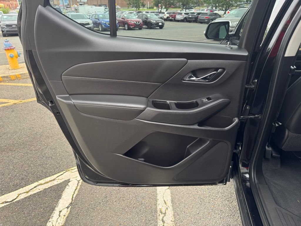 Used 2019 Chevrolet Traverse LT w/ LT Premium Package AWD/4WD image 13