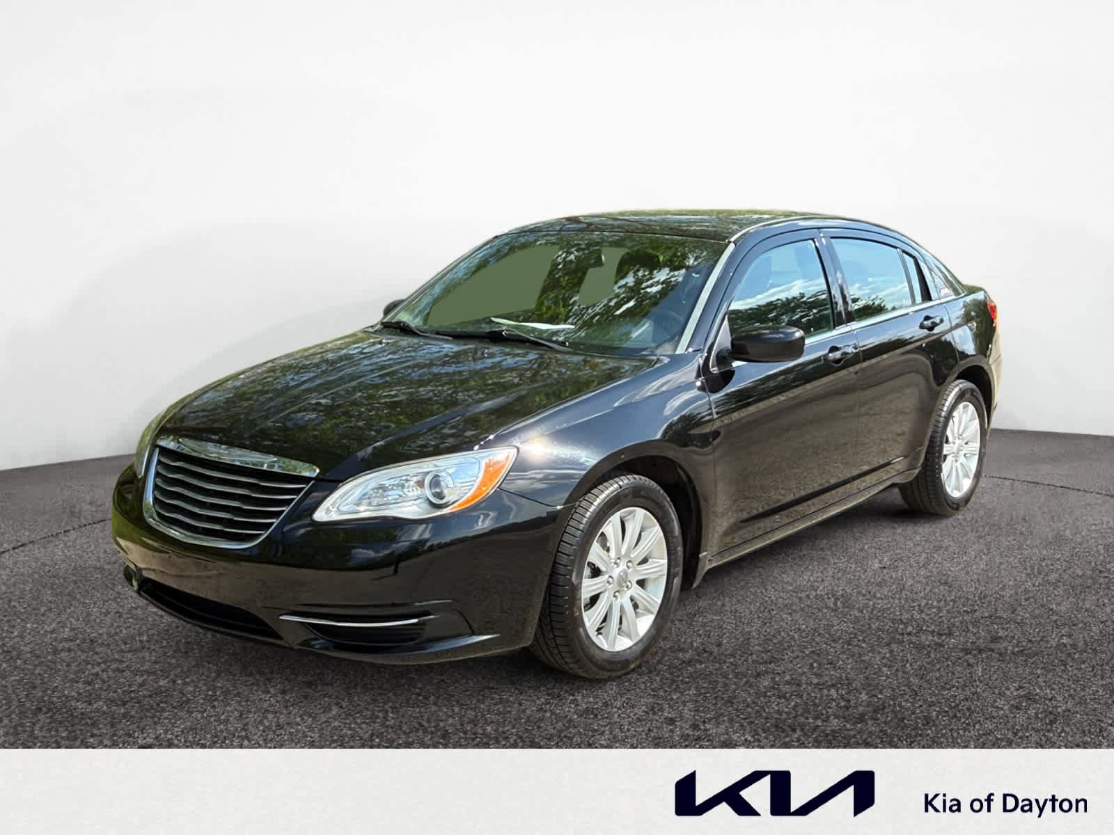 Used 2013 Chrysler 200 Touring w/ Cold Weather Group FWD image 1