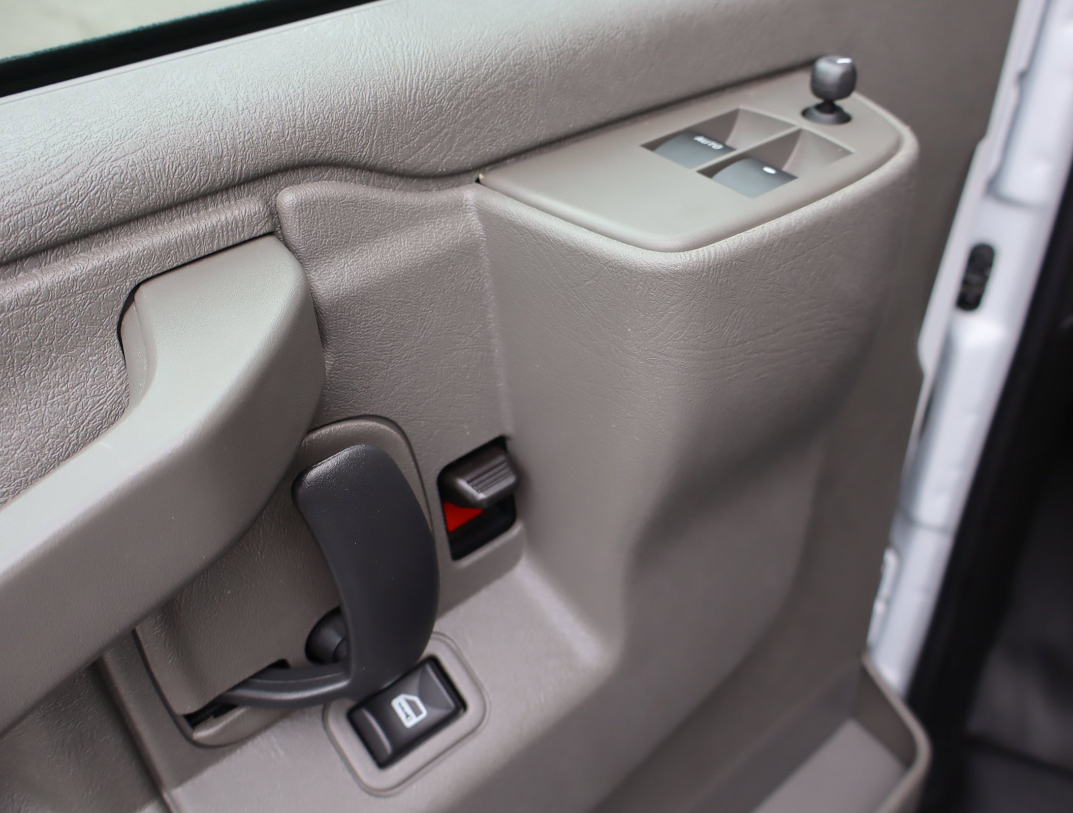 Used 2024 Chevrolet Express 2500 w/ Driver Convenience Package image 13