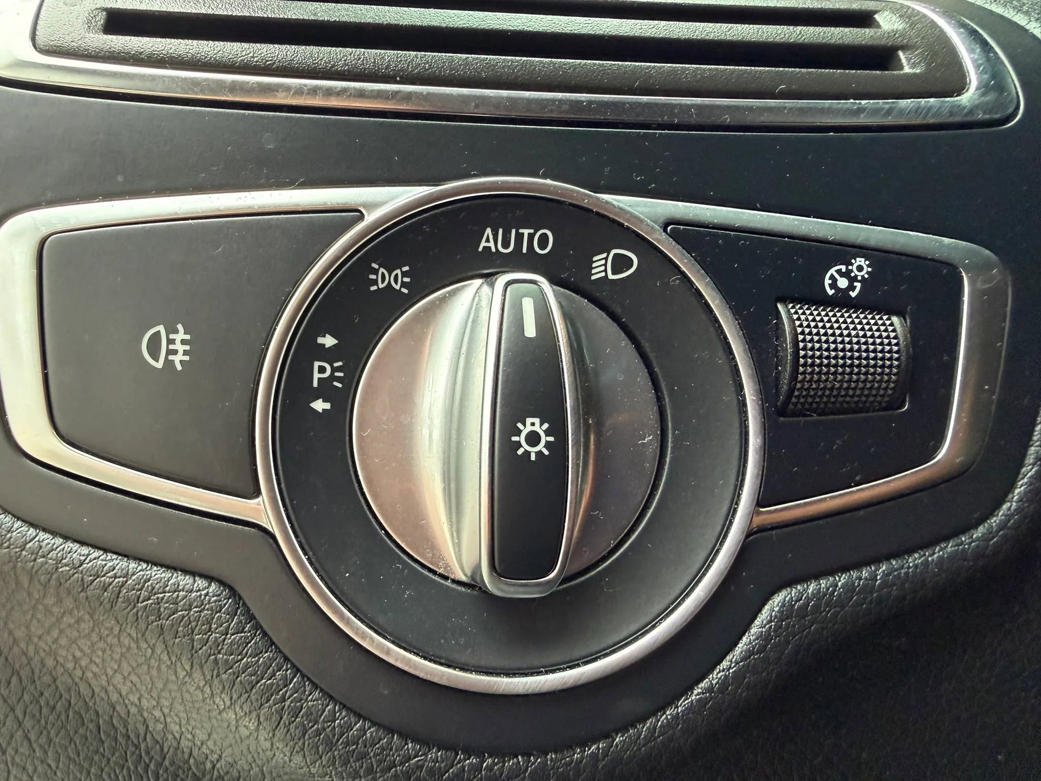 Used 2018 Mercedes-Benz C 63 AMG Cabriolet image 29
