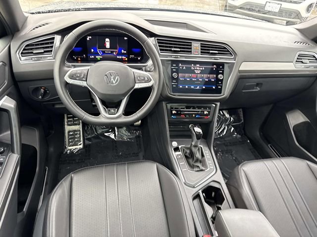 Certified 2023 Volkswagen Tiguan SE R-Line image 7