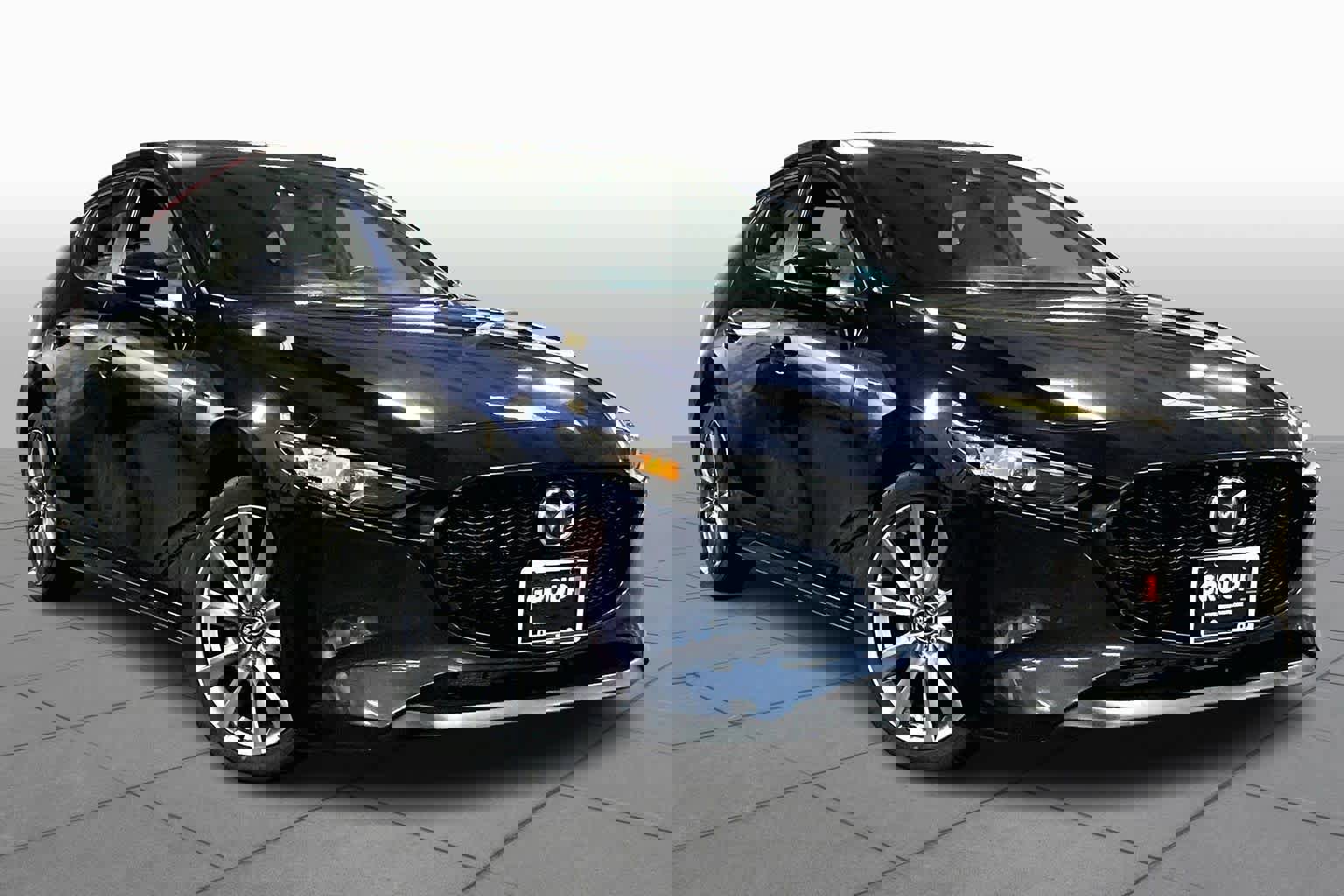 Used 2021 MAZDA MAZDA3 s image 2