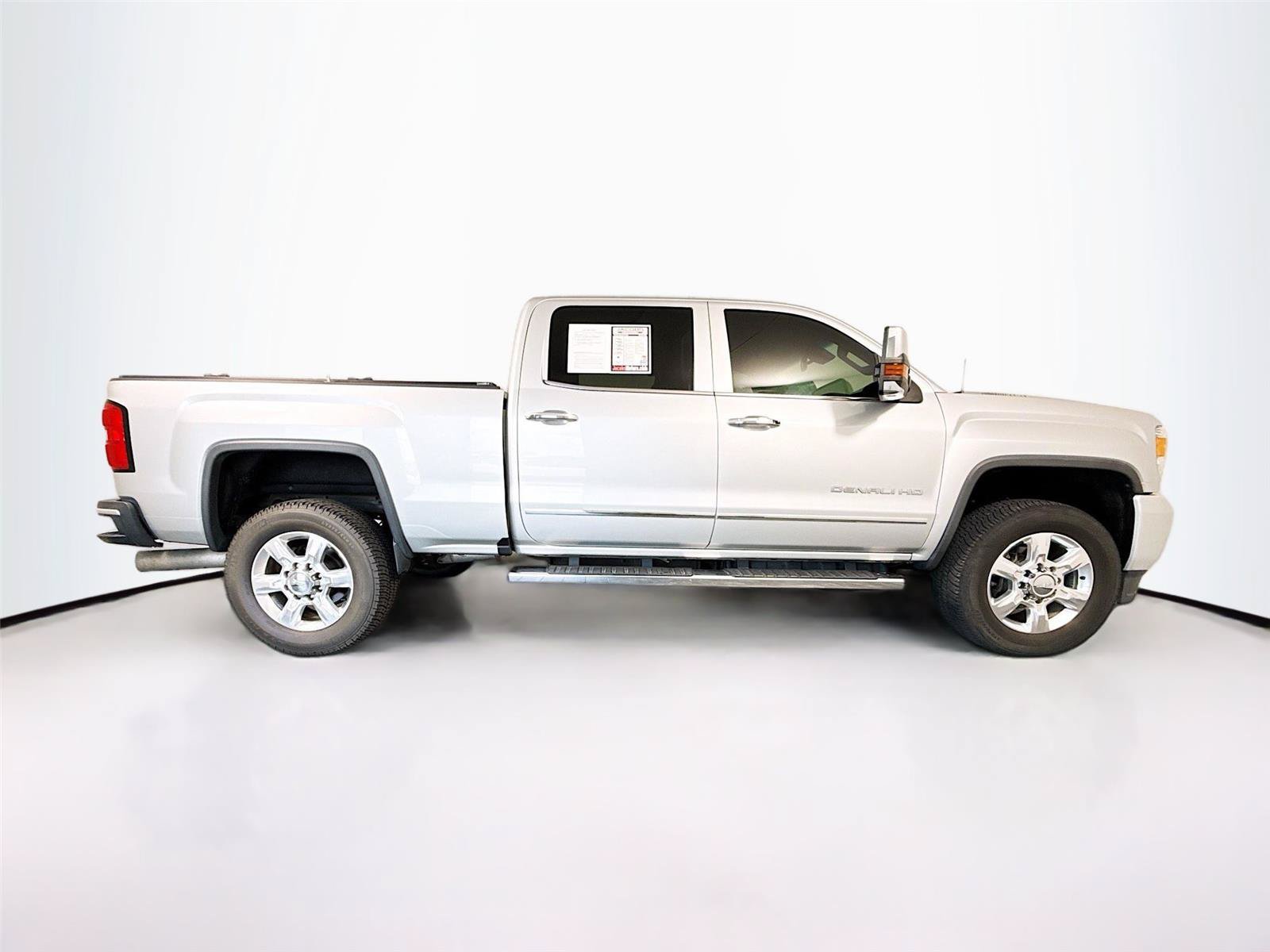Used 2019 GMC Sierra 2500 Denali w/ Duramax Plus Package AWD/4WD image 14
