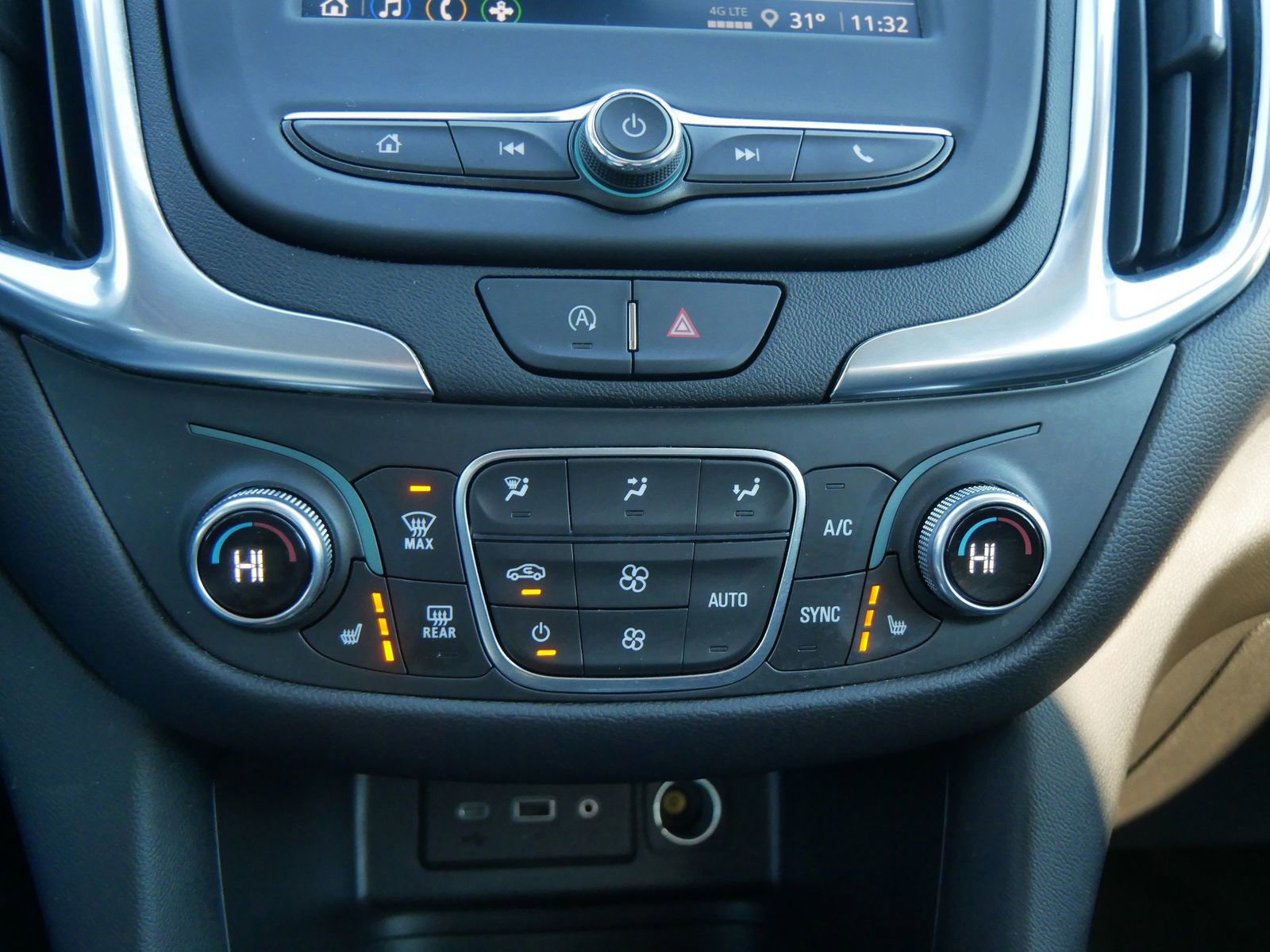 Used 2024 Chevrolet Equinox LT image 19