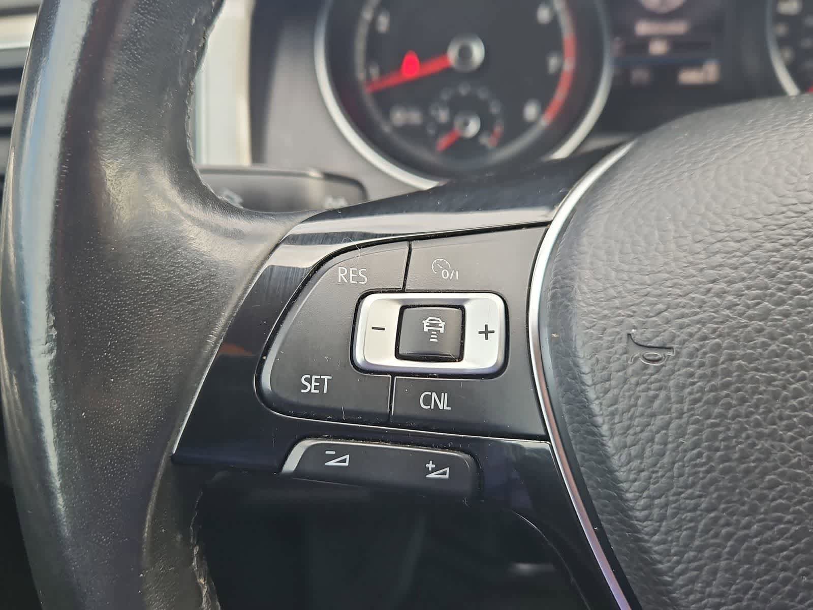 Used 2018 Volkswagen Atlas SE image 23