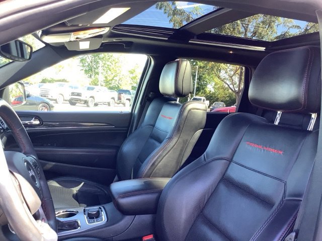Used 2019 Jeep Grand Cherokee Trailhawk w/ Trailhawk Luxury Group AWD/4WD image 16