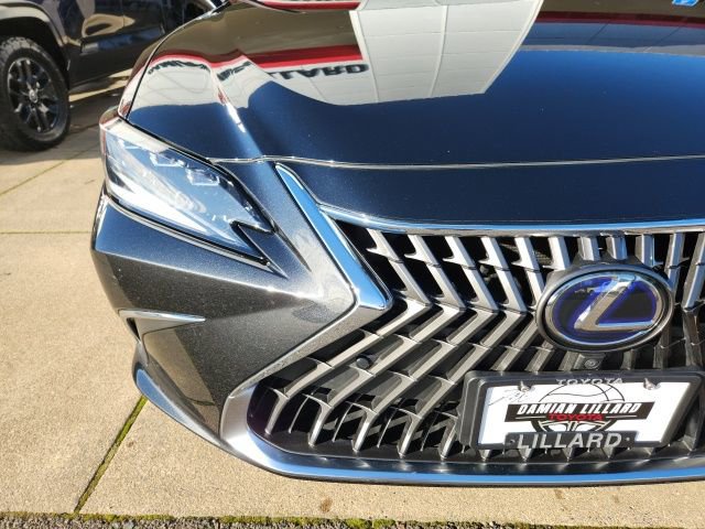 Used 2022 Lexus ES 300h w/ Luxury Package image 6
