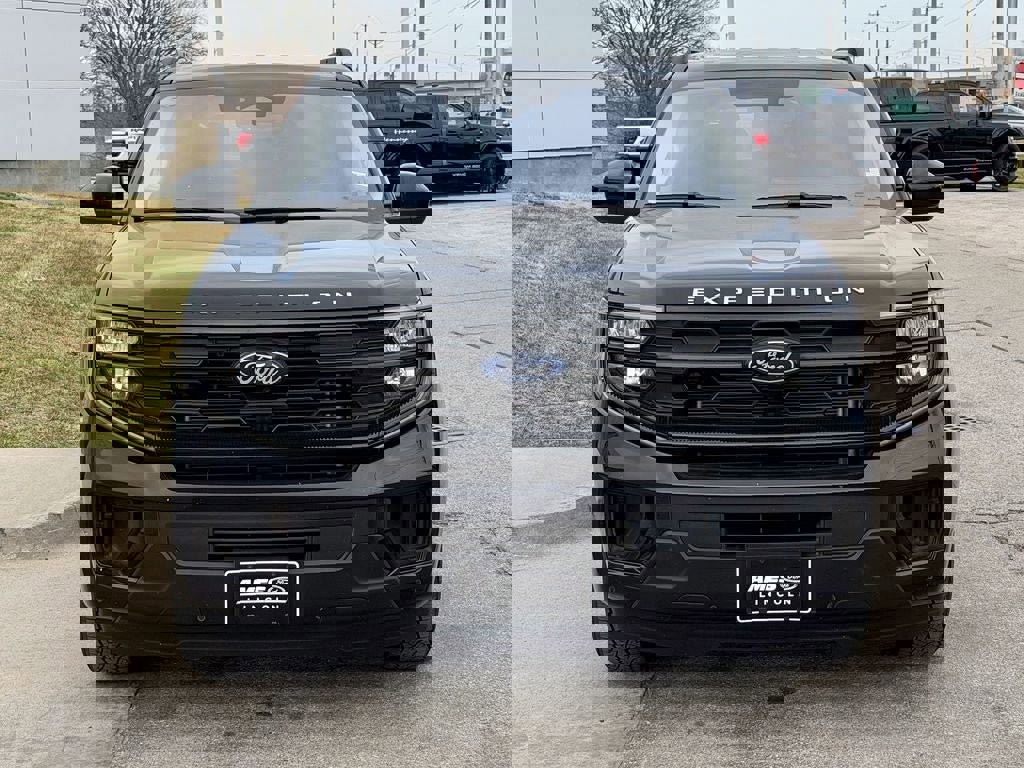 Certified 2025 Ford Expedition Active AWD/4WD image 8