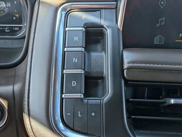 Used 2022 Chevrolet Tahoe Z71 w/ Luxury Package AWD/4WD image 18