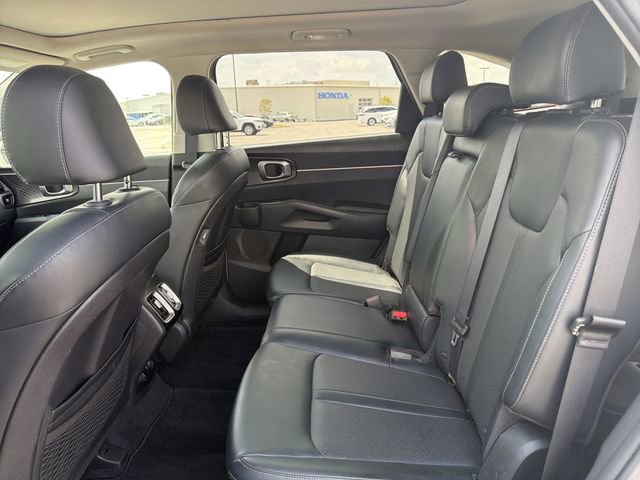 Used 2021 Kia Sorento S w/ Panoramic Sunroof Package FWD image 12